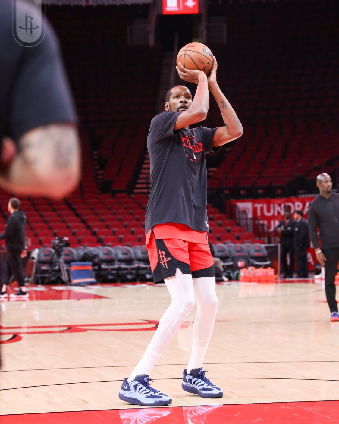 开云体育下载-杜兰特28+10火箭战胜公牛结束3连败，申京23+7+11汤普森23分