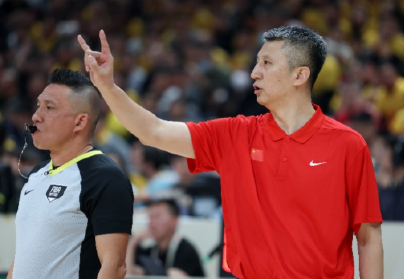 开云体育官网-21人大名单出炉！中国男篮再度集结，真的没退路！